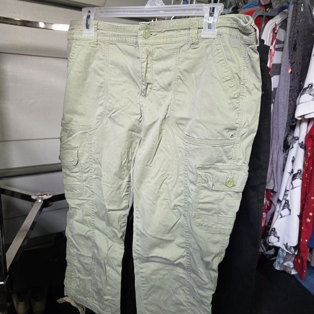 Faded Glory Light Green Capris